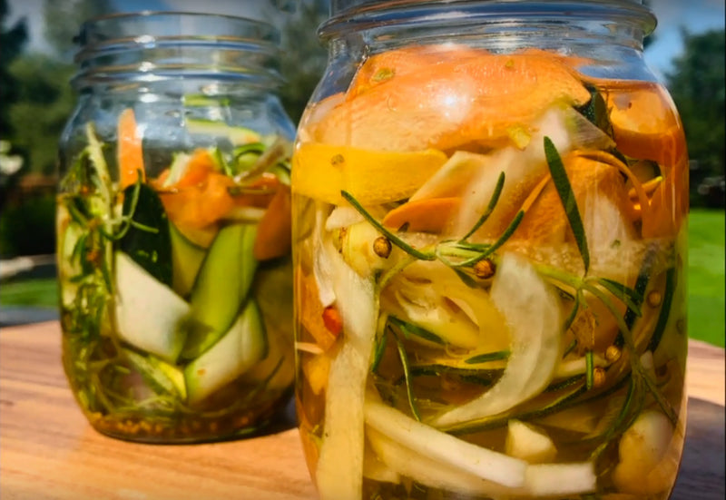 Marinade de courgettes et légumes du jardin